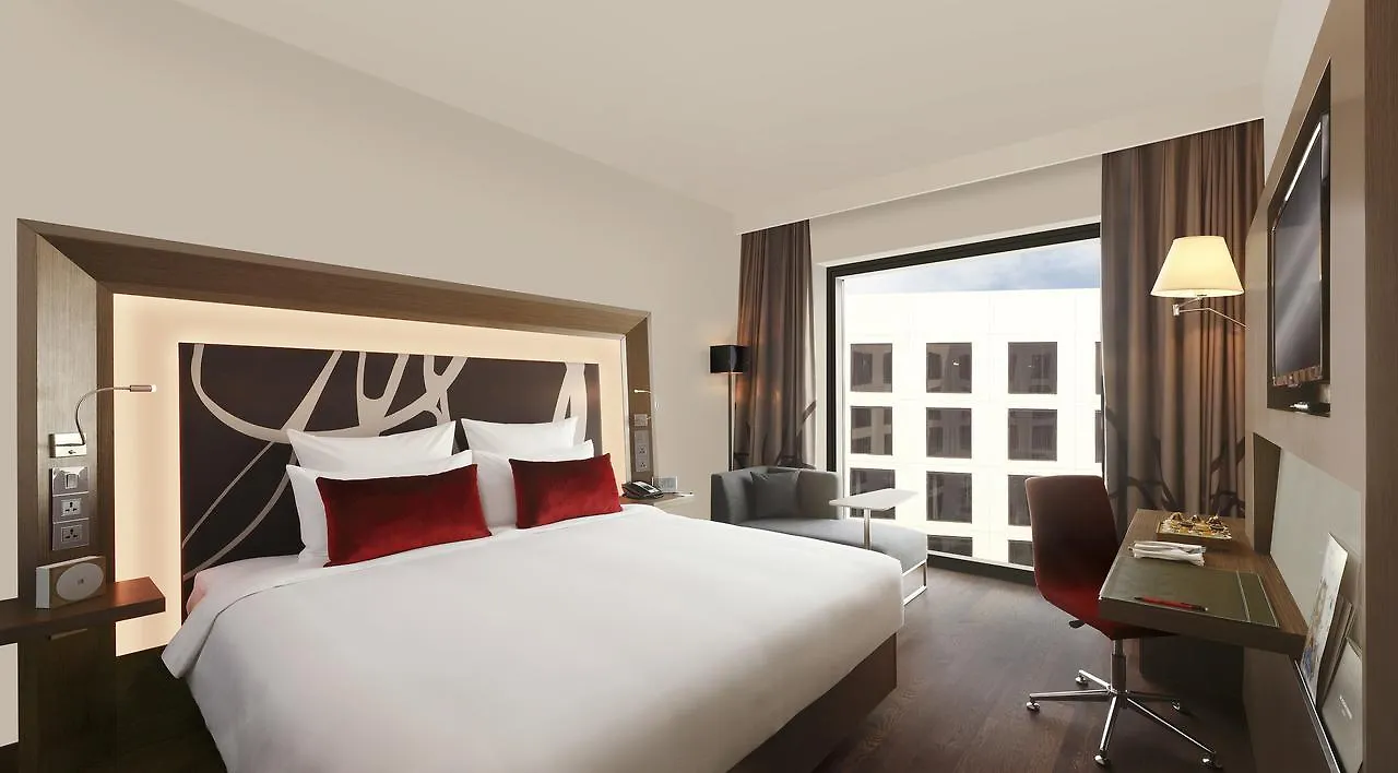 Novotel New Delhi Aerocity 5*,  India