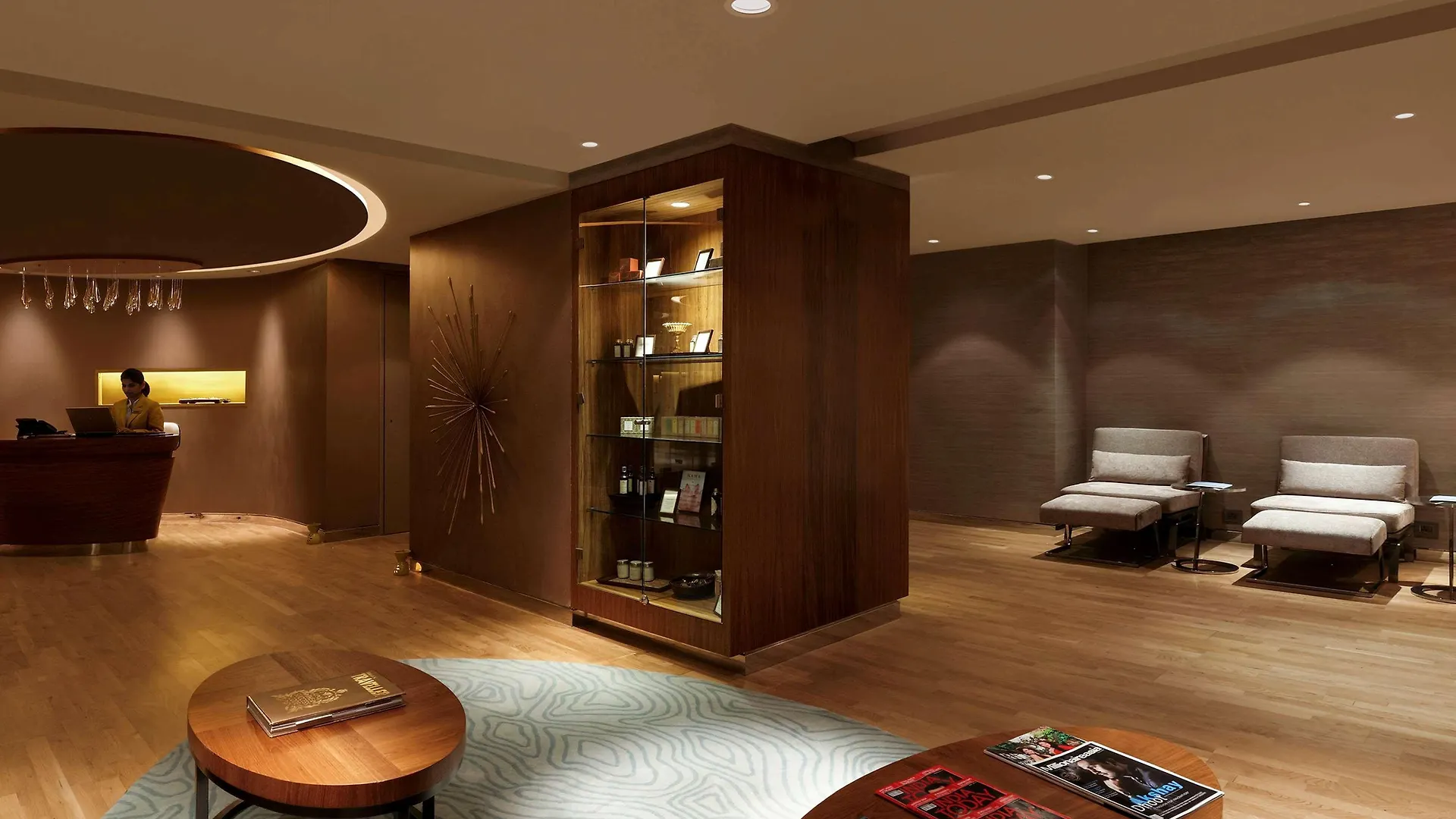 Novotel New Delhi Aerocity 5*,